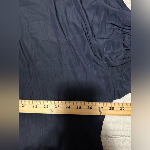 Chico’s Pintuck Dolman Sleeve Shirt Size 2.5 US 14 Cap Sleeve Neck Button Navy - Picture 8 of 10